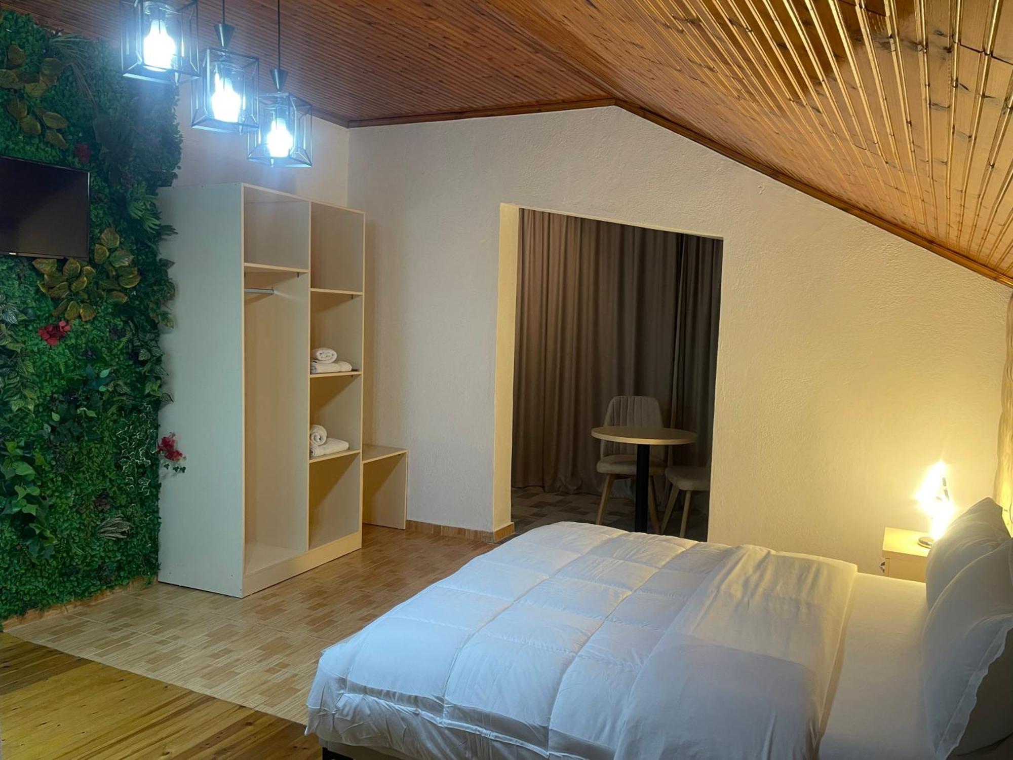 Four Generation Hotel Široka Εξωτερικό φωτογραφία