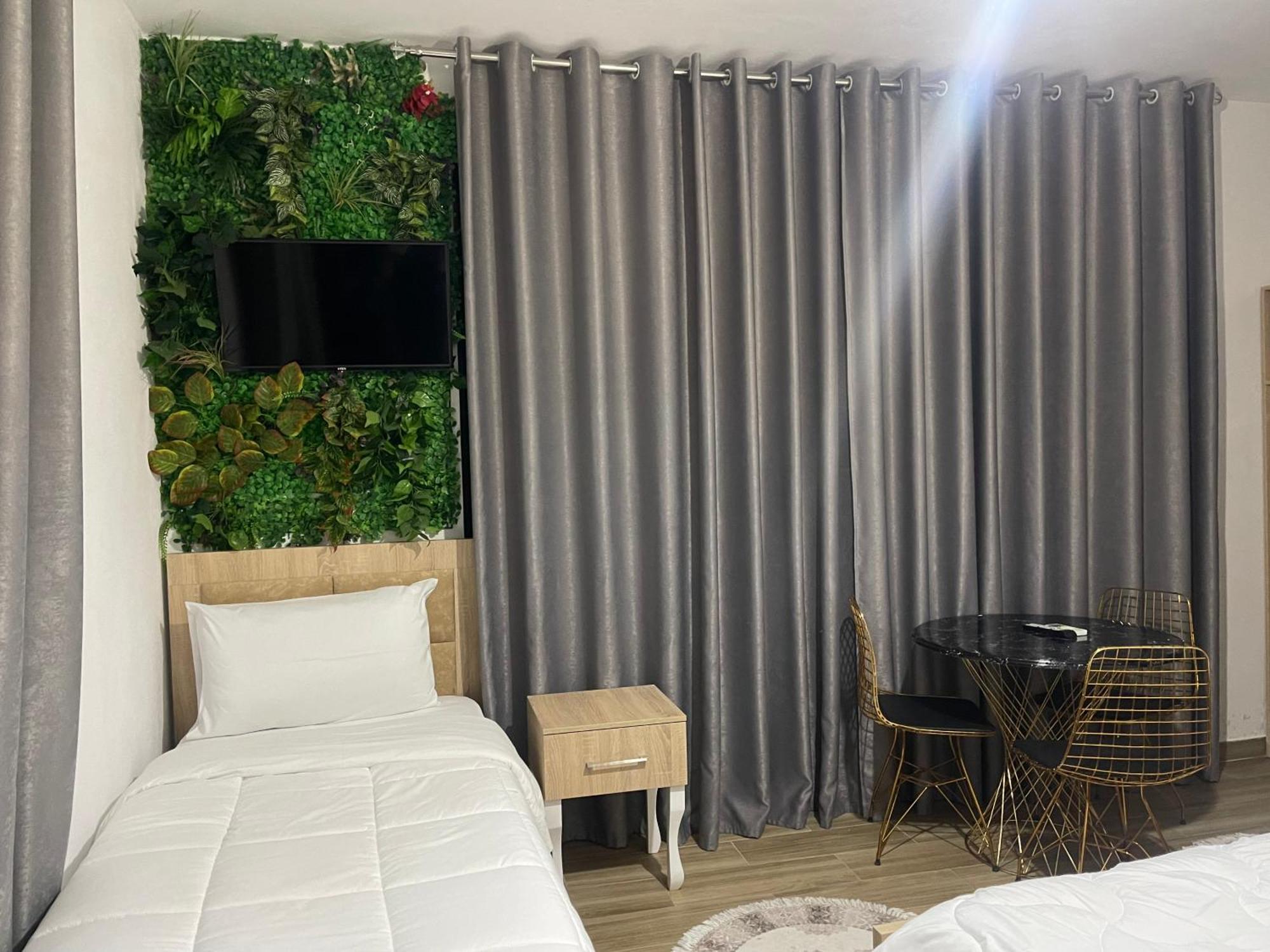Four Generation Hotel Široka Εξωτερικό φωτογραφία