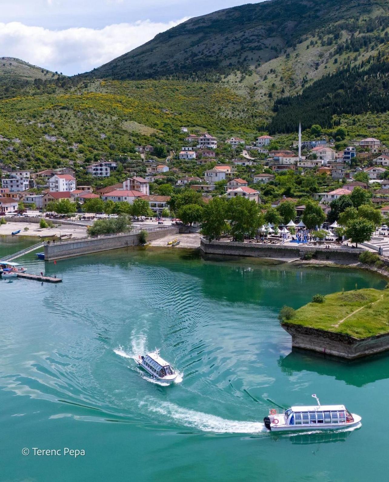 Four Generation Hotel Široka Εξωτερικό φωτογραφία